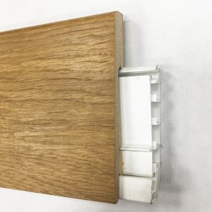 PLINTHE ELECTRIQUE DINACHOC AVEC GOULOTTE PLACAGE chêne VERNI