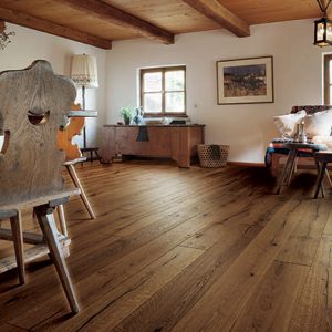 CHENE MASSIF HUILE BROSSE RUSTIQUE CASTLE BROWN 160x20,4x600-1800mm Certifié FSC 100 % Obligatoire : Application d'huile-cire dès la 1ère utilisation