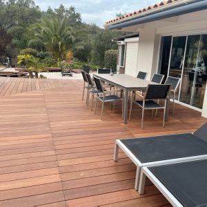 LAME DE TERRASSE MASSARANDUBA BRUT PROFIL 1 FACE LISSE 1 FACE STRIEE 145x21x915mm  (+/- 3 mm)