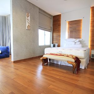 TECK MASSIF VERNI SAFRANE 120x15 mm