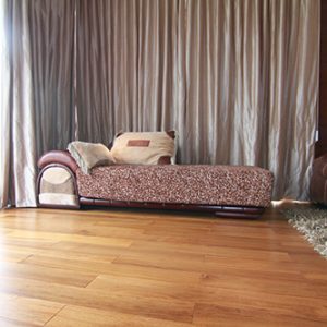 TECK MASSIF VERNI ROYAL FONCE  120x15 mm